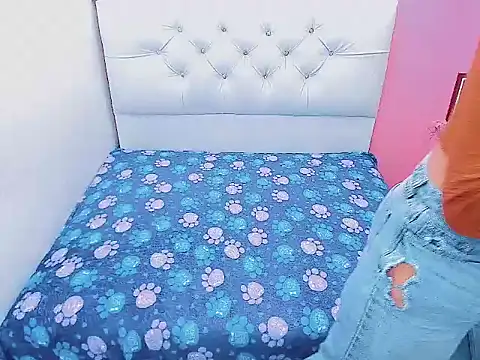 xwetdreamsx online show from April 7, 8:20 pm