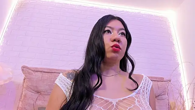Snapshot of lunaa_hart chatting on May 1, 12:04 am lunaa hart online show from May 1, 12:04 am