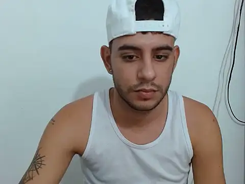 Snapshot of pinky_7 chatting on November 24, 4:12 am pinky 7 online show from November 24, 4:12 am