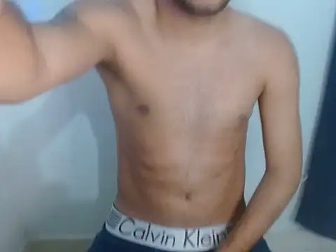 Snapshot of pinky_7 chatting on December 1, 5:18 pm pinky 7 online show from December 1, 5:18 pm