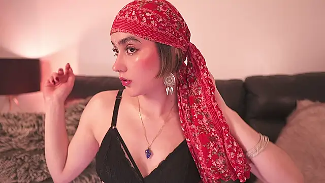 Mackenzie Lia online show from December 4, 7:55 pm