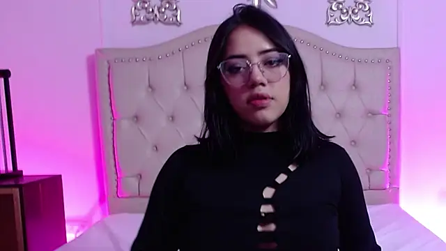 Snapshot of Lia_Lean chatting on November 29, 11:24 am Lia Lean online show from November 29, 11:24 am