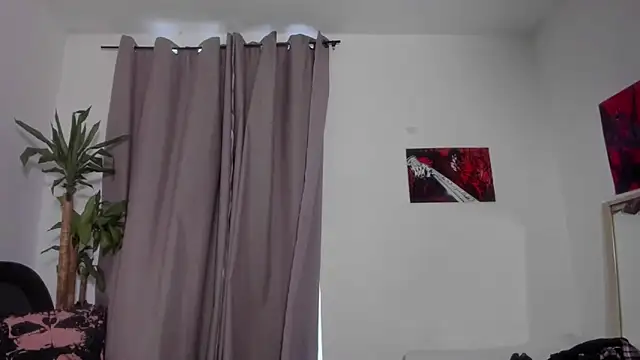 Catty Noir online show from April 13, 10:15 pm