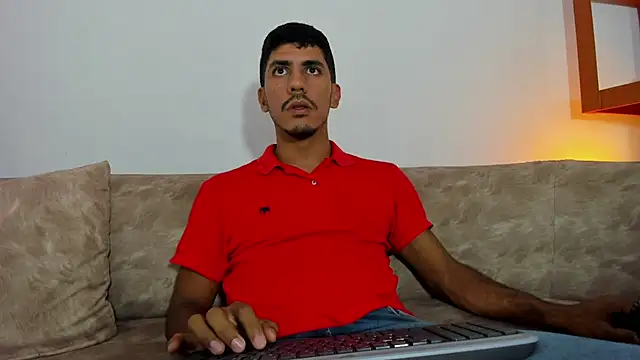 Snapshot of RexWildExplore chatting on November 29, 10:02 pm RexWildExplore online show from November 29, 10:02 pm