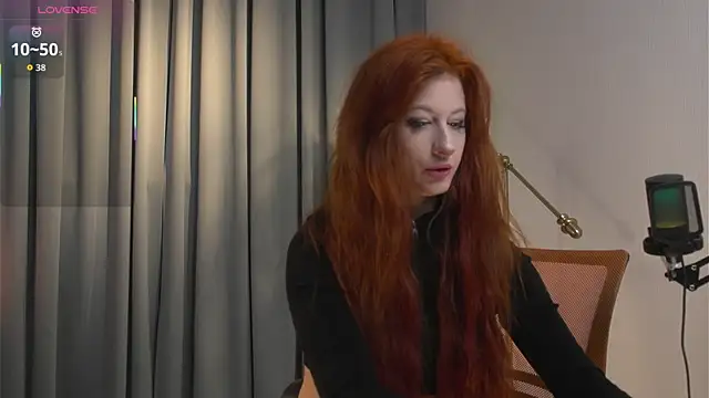 caty cuddly online show from April 19, 9:28 pm