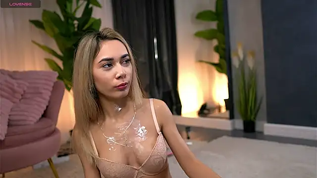 AishleyBee online show from January 10, 11:56 am