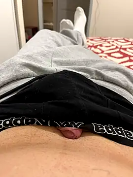 Snapshot of Lothentik chatting on December 1, 5:29 pm Lothentik online show from December 1, 5:29 pm