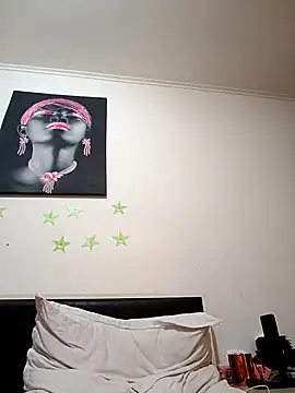 stropinela23 online show from February 9, 8:46 pm