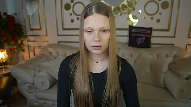 Charlotte Dreams online show from March 26, 11:49 am