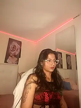 SamathaMay online show from April 13, 1:38 pm