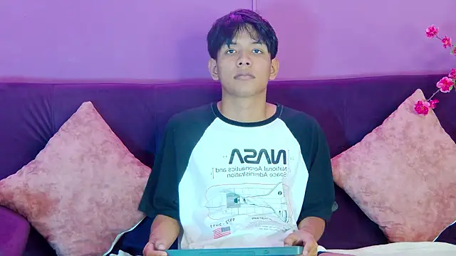 Liam Sinclair online show from February 27, 7:47 pm