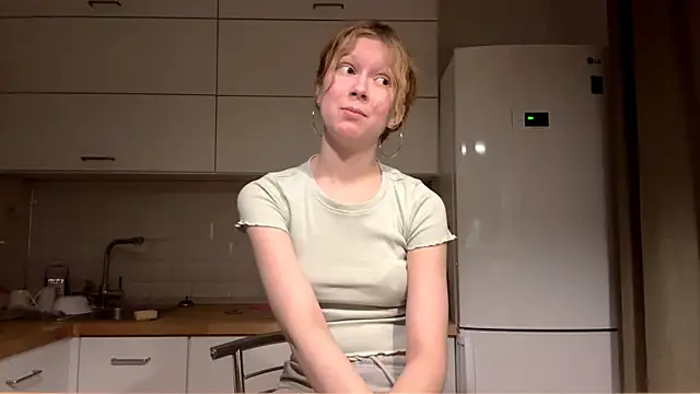 ElfriedaZwack online show from December 18, 2:45 pm