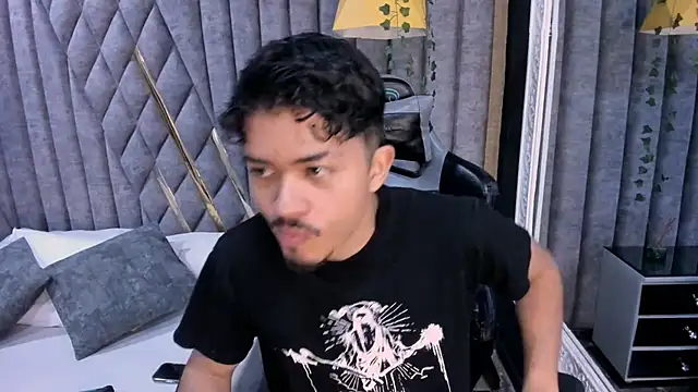 NicolaiKarav online show from April 4, 1:30 pm