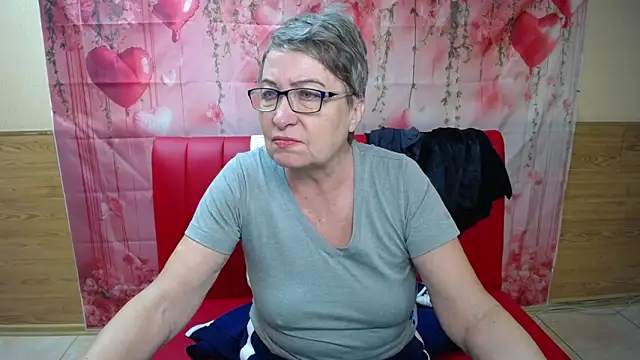 OlgaLuck online show from February 3, 6:00 am