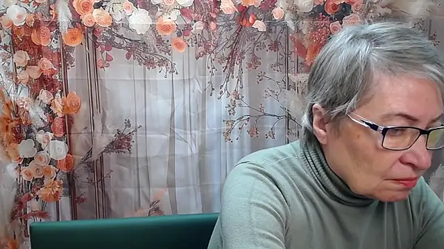 OlgaLuck online show from April 1, 5:30 am