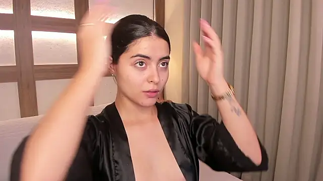 SarhaVega online show from February 6, 1:36 pm