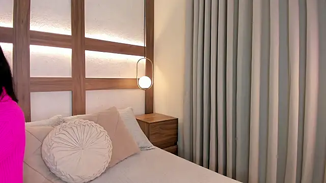 SarhaVega online show from April 5, 2:03 pm