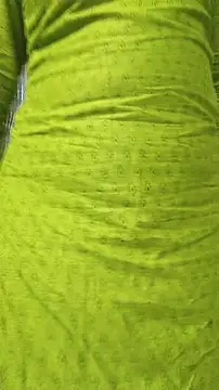 SameeraReddy19 online show from January 10, 2:41 pm