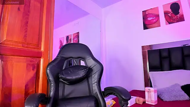 ValeryTs1 online show from April 15, 6:37 pm