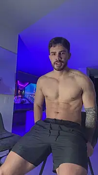 Valenthino Salvatore online show from December 15, 4:06 am