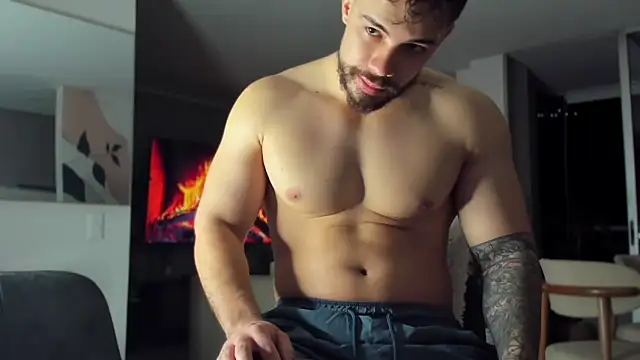 Valenthino Salvatore online show from March 28, 3:39 am