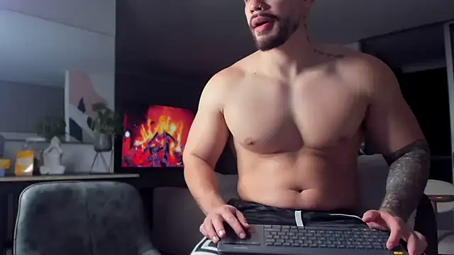 Valenthino Salvatore online show from April 18, 3:21 am