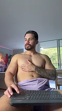 Valenthino Salvatore online show from May 22, 10:26 pm