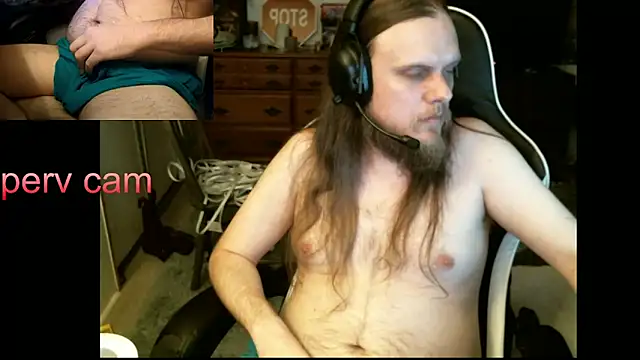 Snapshot of watchmegamer chatting on November 25, 11:43 am watchmegamer online show from November 25, 11:43 am