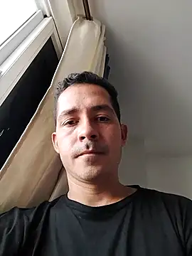 Snapshot of Logan_hetero1 chatting on November 23, 7:57 pm Logan hetero1 online show from November 23, 7:57 pm