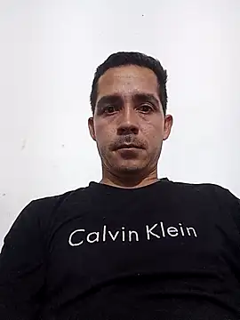 Snapshot of Logan_hetero1 chatting on November 28, 4:48 am Logan hetero1 online show from November 28, 4:48 am