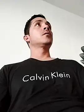 Snapshot of Logan_hetero1 chatting on December 2, 9:43 pm Logan hetero1 online show from December 2, 9:43 pm