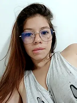 Snapshot of Renata_Honey chatting on November 30, 6:01 pm Renata Honey online show from November 30, 6:01 pm