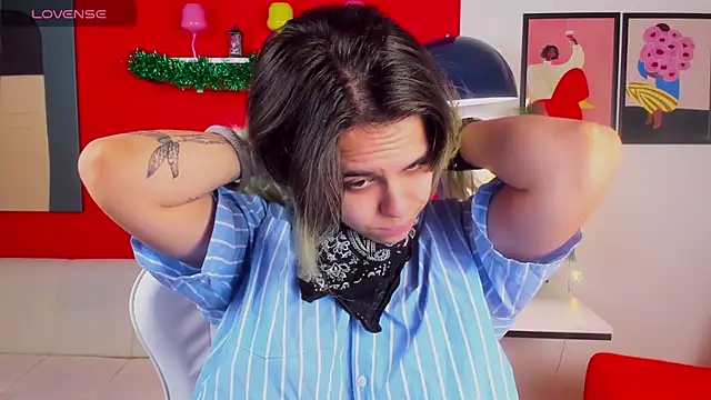 LiraBelle online show from December 19, 3:13 am