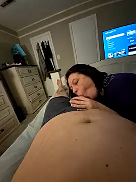 Snapshot of mr_girthyandsweetcheeks chatting on December 3, 5:59 am mr girthyandsweetcheeks online show from December 3, 5:59 am