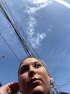 Snapshot of KateBurlesk chatting on February 6, 9:12 am KateBurlesk online show from February 6, 9:12 am