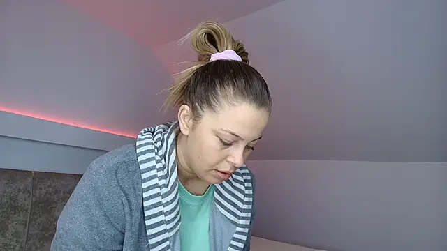 KateAllyaa online show from January 12, 7:57 am