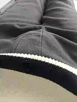 Snapshot of BarrenProtege chatting on December 14, 10:42 am BarrenProtege online show from December 14, 10:42 am