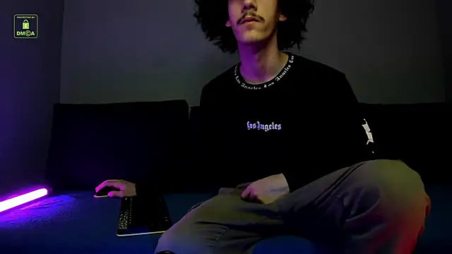 Dilan Wolfe online show from December 19, 5:20 pm