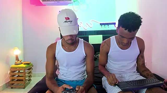 Black Guys Pervert  online show from November 25, 1:11 pm