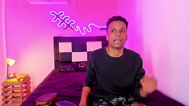 Black Guys Pervert  online show from November 29, 11:35 am