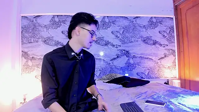 Im Dayros online show from November 30, 7:07 pm