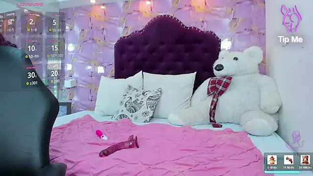 thalia nichols online show from April 4, 7:55 pm