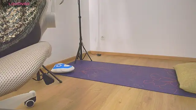 Sweet Eira online show from April 24, 6:43 pm