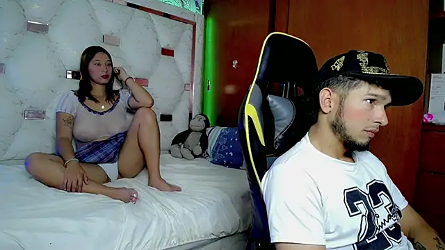 Couple wildd  online show from December 22, 8:50 pm