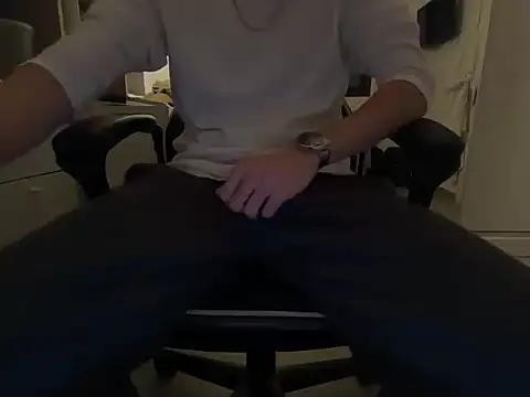 Snapshot of olive_yh chatting on December 18, 3:07 pm olive yh online show from December 18, 3:07 pm