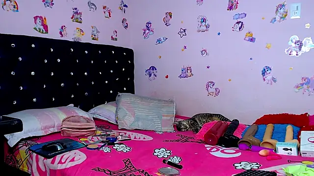 Snapshot of ShantalTsFox chatting on March 1, 4:03 am ShantalTsFox online show from March 1, 4:03 am