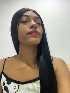 Snapshot of kthe_ chatting on January 13, 6:57 pm kthe online show from January 13, 6:57 pm