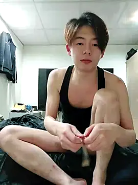 Snapshot of twtung_tung chatting on December 4, 7:33 pm twtung tung online show from December 4, 7:33 pm