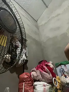 meganmeo online show from April 11, 5:28 pm