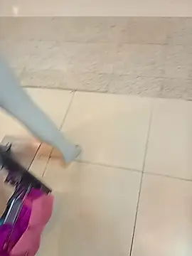 Snapshot of EweXZZ chatting on December 1, 8:58 pm EweXZZ online show from December 1, 8:58 pm